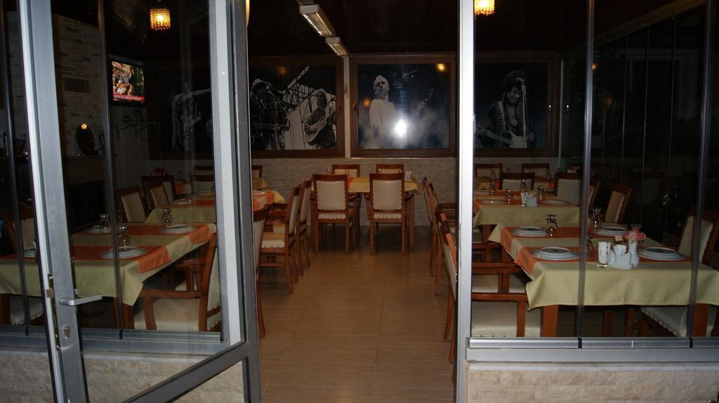 Villa Fokai Hotel Yenifoca Екстер'єр фото
