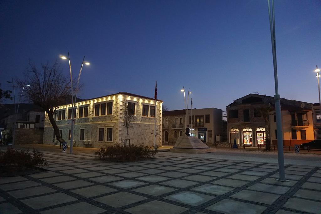 Villa Fokai Hotel Yenifoca Екстер'єр фото