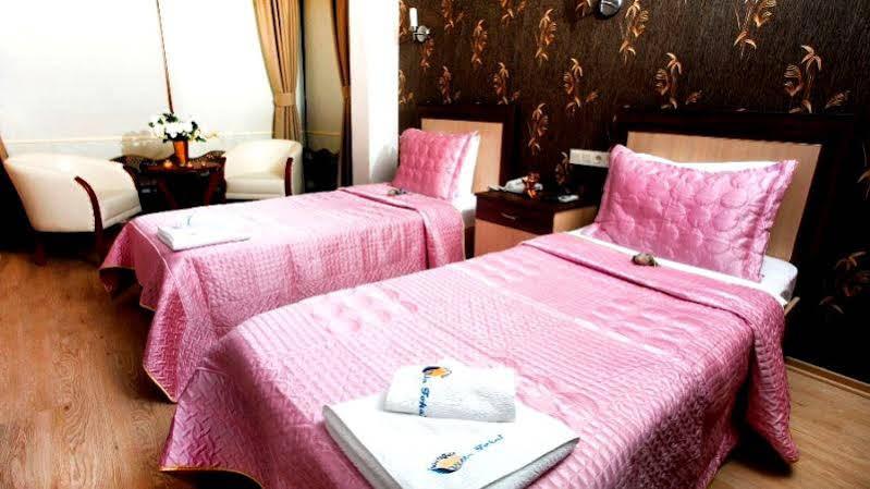 Villa Fokai Hotel Yenifoca Екстер'єр фото